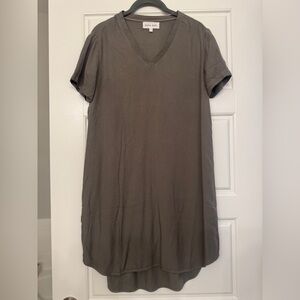 Bella Dahl Charcoal V-Neck Short Sleeve Dress
